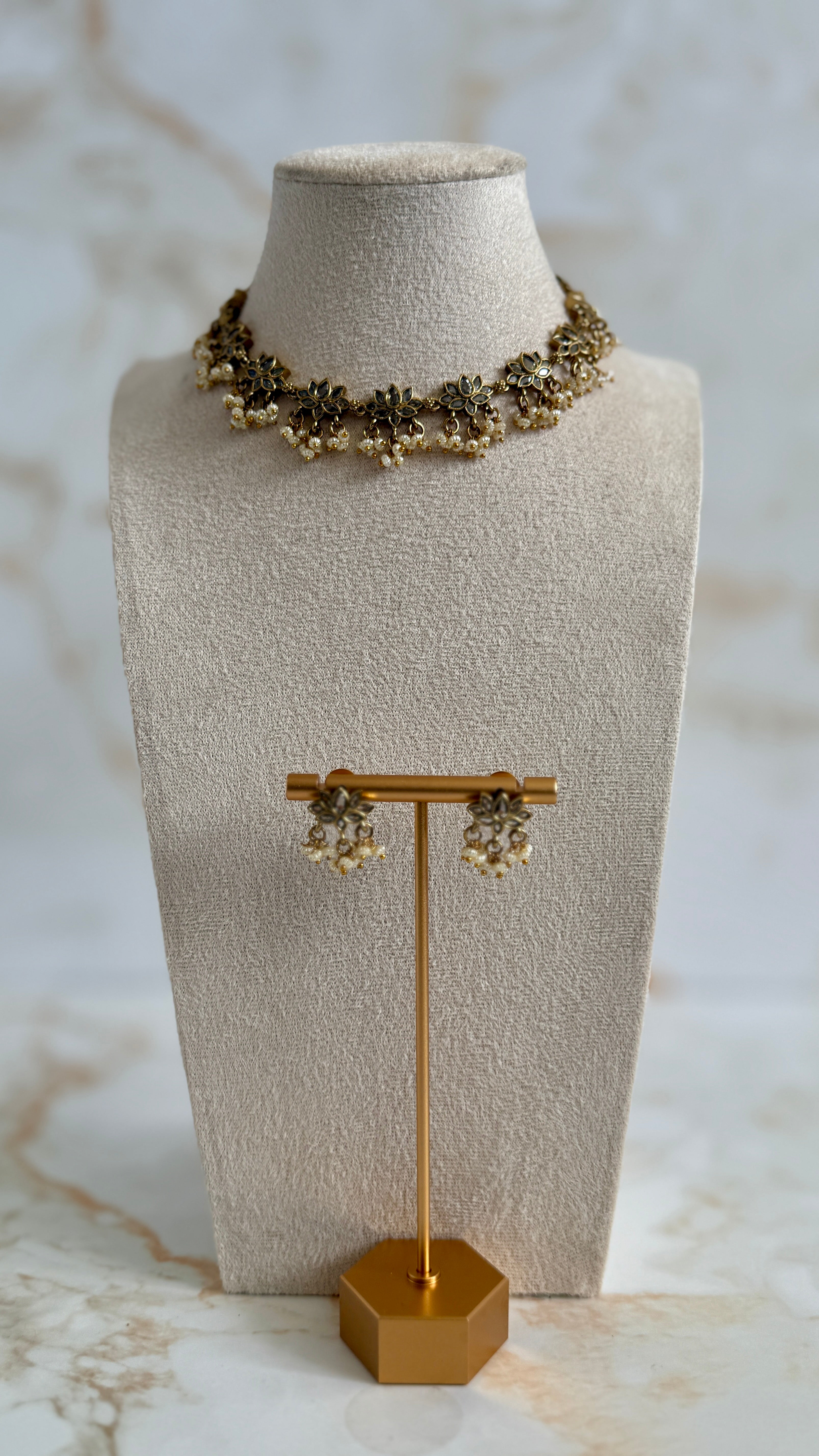White Lotus Necklace Set
